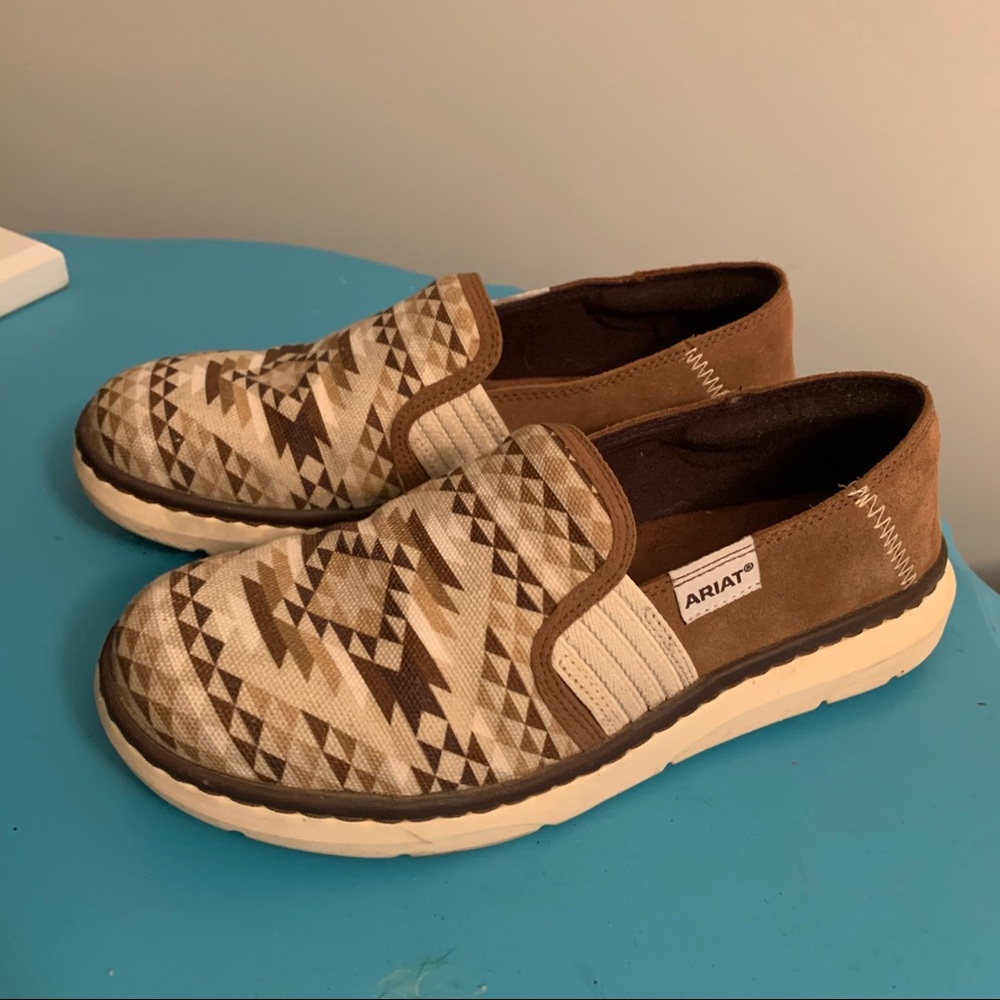 Ariat women’s Ryder 7 slip on shoe sneaker like new